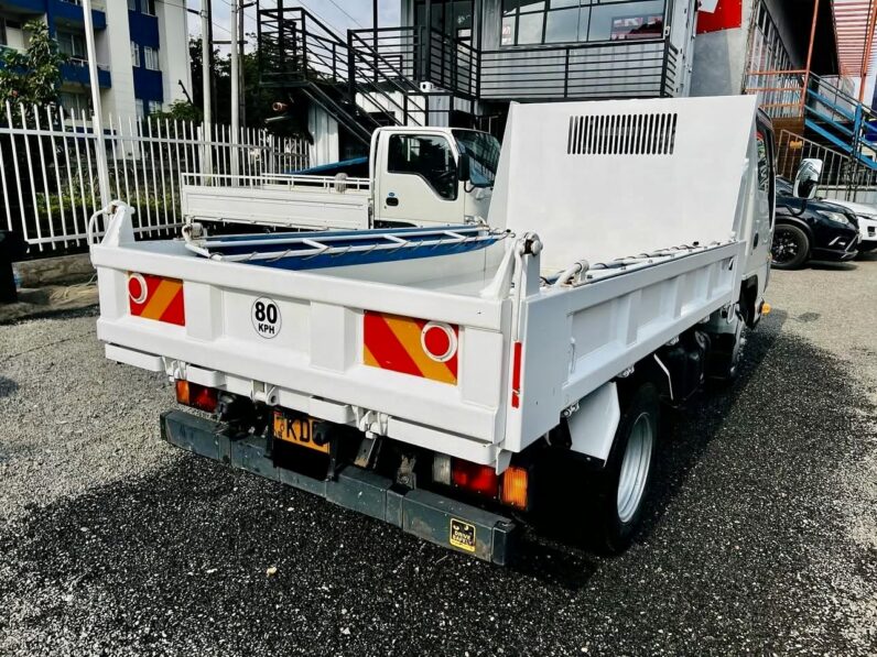 2016 Isuzu Elf