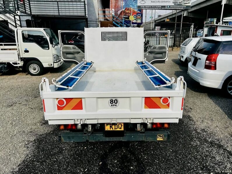 2016 Isuzu Elf