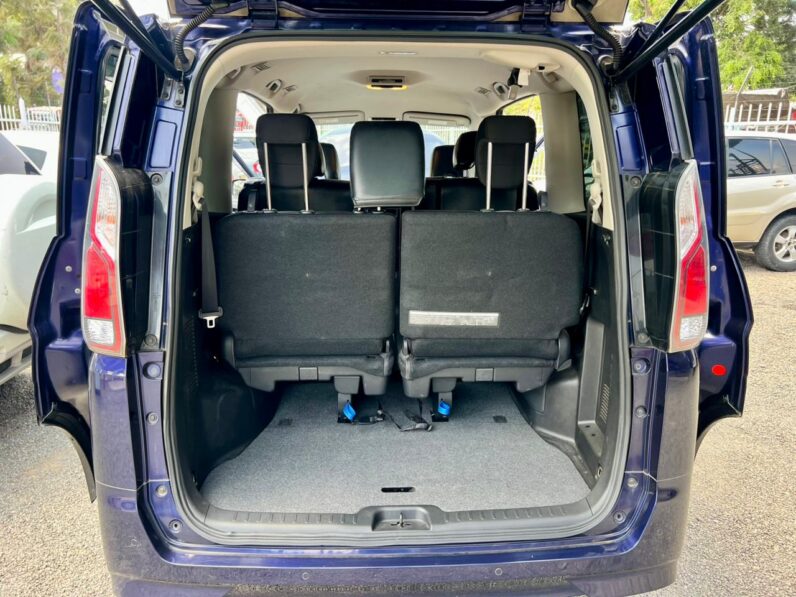 2017 Nissan Serena
